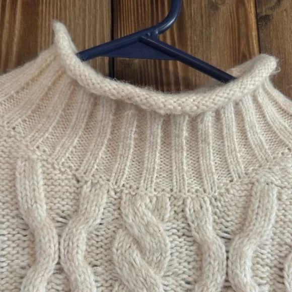 bobeau Cream Cable-Knit Sweater with Black Trim - Picture 4 of 8